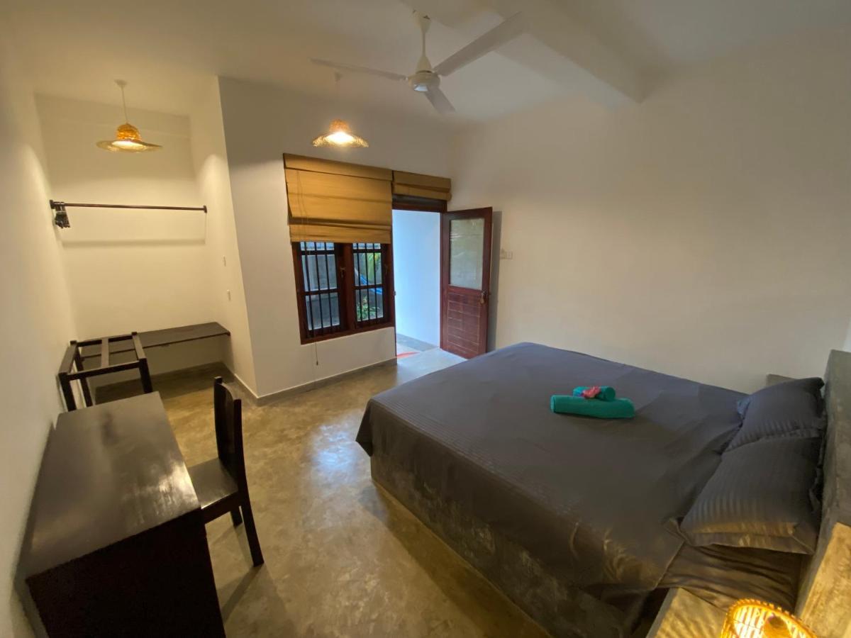 The Calm Palm Hotel Hikkaduwa Exterior photo