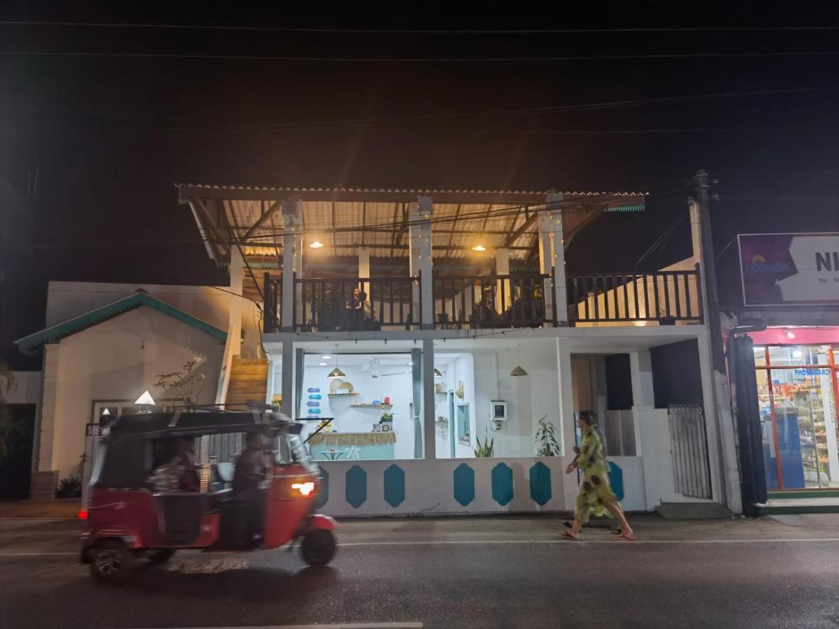 The Calm Palm Hotel Hikkaduwa Exterior photo