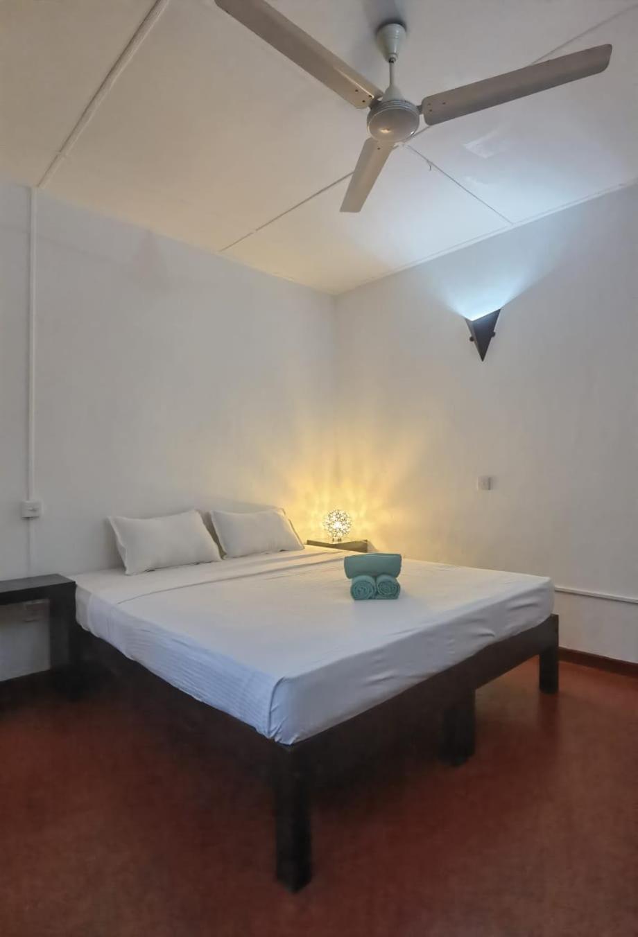 The Calm Palm Hotel Hikkaduwa Room photo